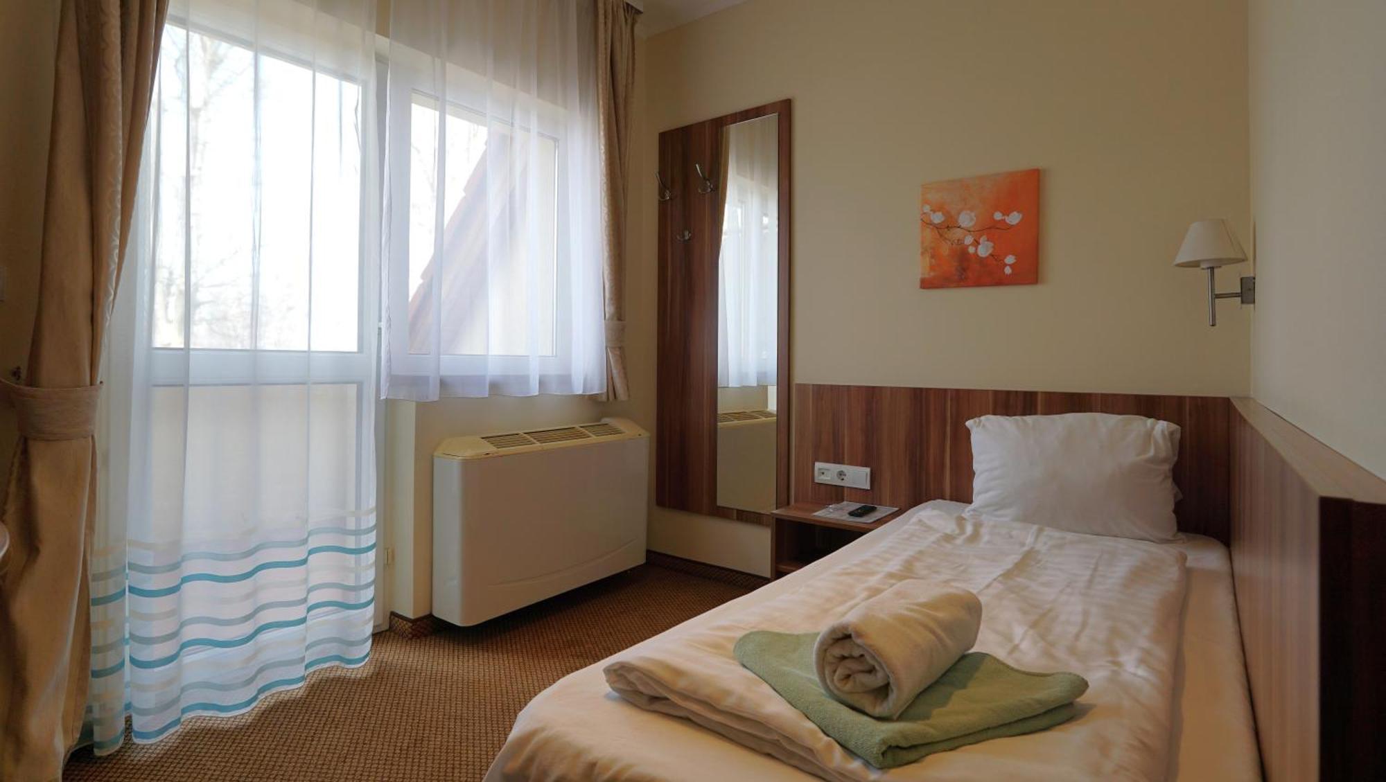 Balaton Colors Beach Hotel Siófok Quarto foto